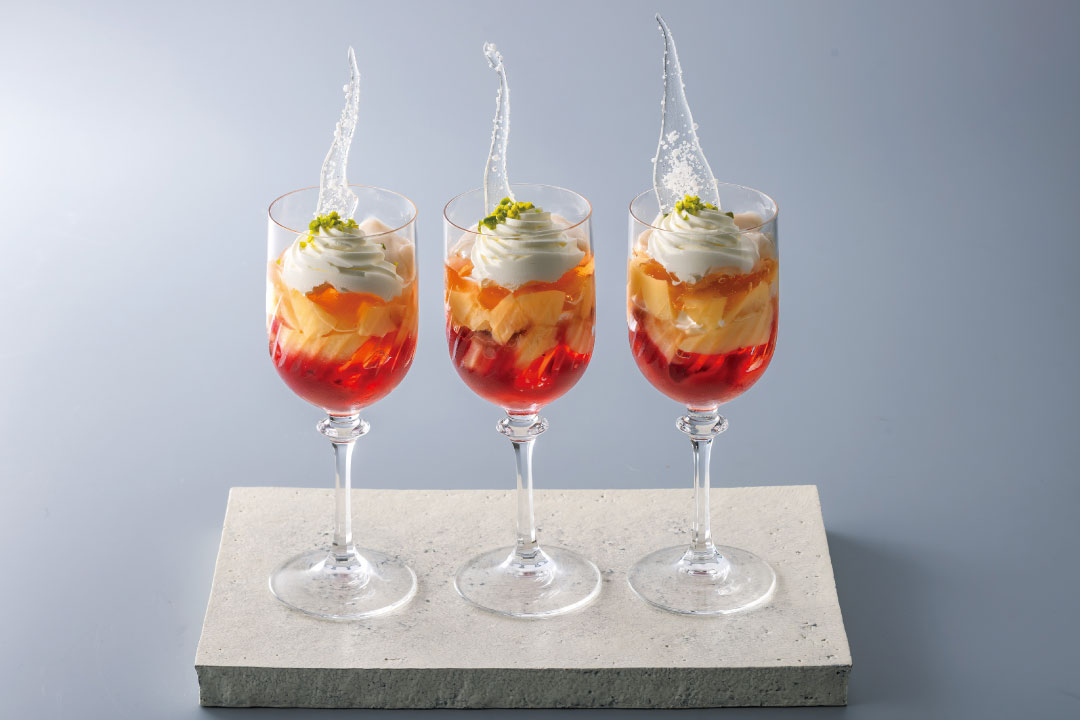 桃のデリシャスパフェ